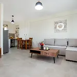 House Rytha 3 לימנריה